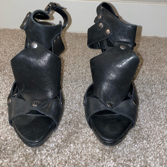 Christian Dior heels - Picture 3 of 7